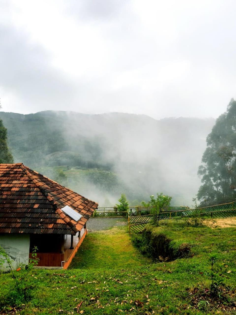 Nature Castle -Traditional Villa,Vattavada Kottakamboor Bilik gambar